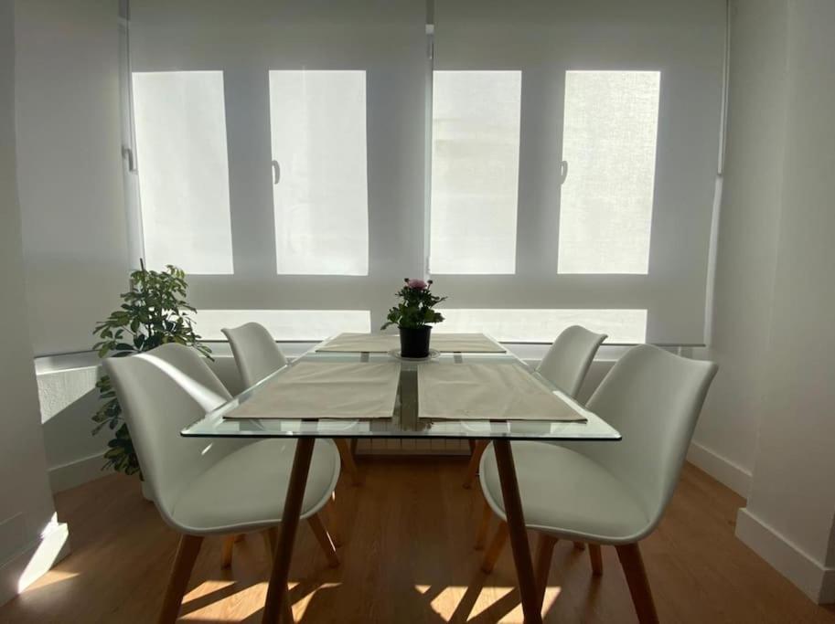 Apartamento Centrico-Parking Gratuito-Wifi Santander Bagian luar foto