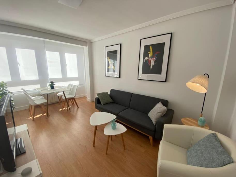 Apartamento Centrico-Parking Gratuito-Wifi Santander Bagian luar foto