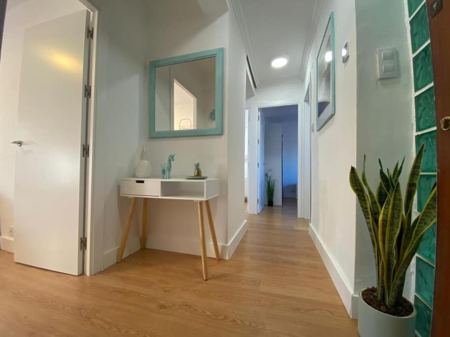 Apartamento Centrico-Parking Gratuito-Wifi Santander Bagian luar foto