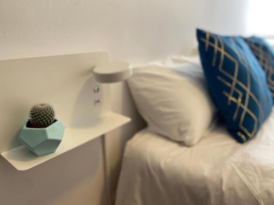 Apartamento Centrico-Parking Gratuito-Wifi Santander Bagian luar foto