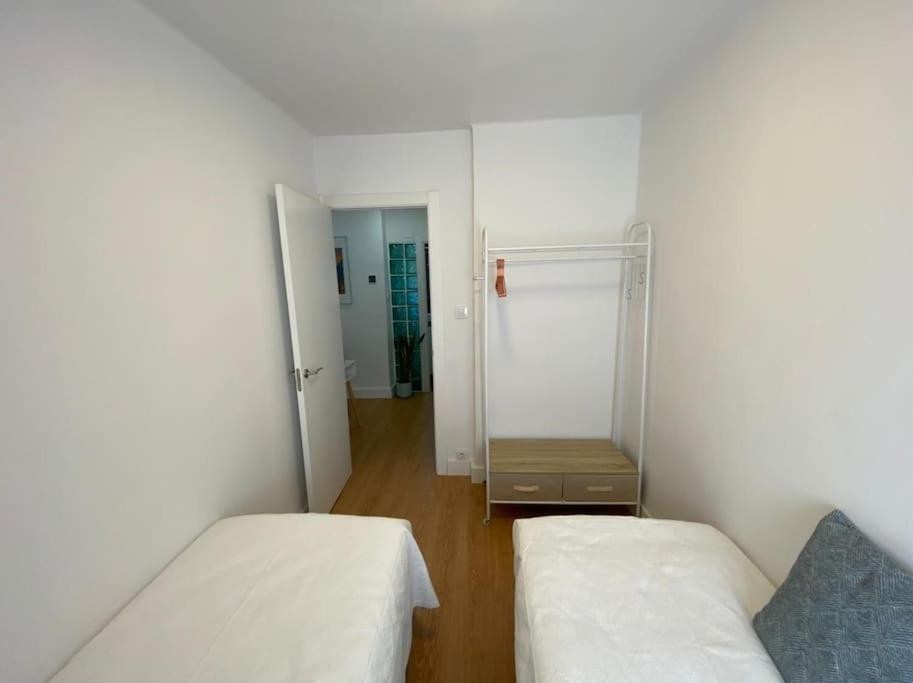 Apartamento Centrico-Parking Gratuito-Wifi Santander Bagian luar foto