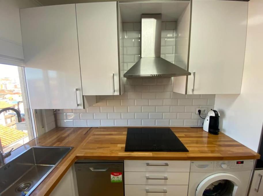 Apartamento Centrico-Parking Gratuito-Wifi Santander Bagian luar foto