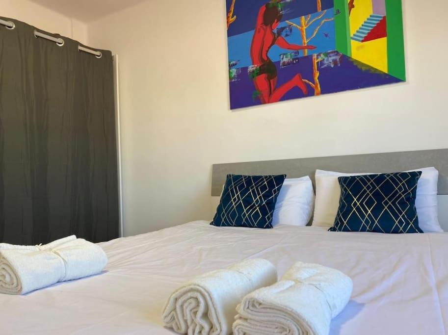 Apartamento Centrico-Parking Gratuito-Wifi Santander Bagian luar foto