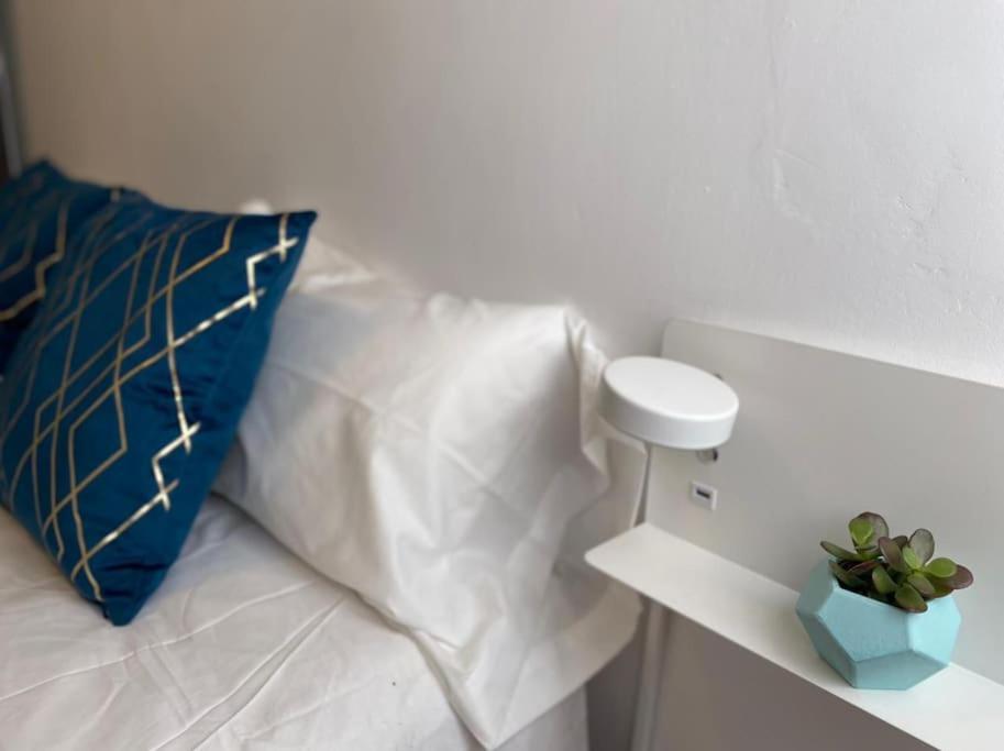 Apartamento Centrico-Parking Gratuito-Wifi Santander Bagian luar foto
