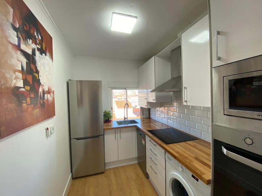 Apartamento Centrico-Parking Gratuito-Wifi Santander Bagian luar foto