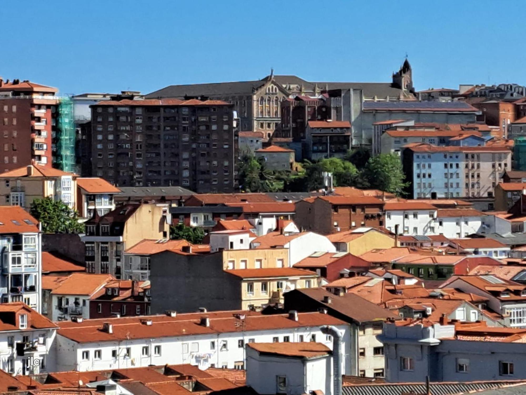 Apartamento Centrico-Parking Gratuito-Wifi Santander Bagian luar foto
